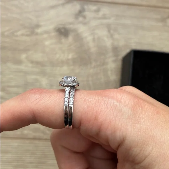 MODERN GENTS RING SET - Picture 3 of 3
